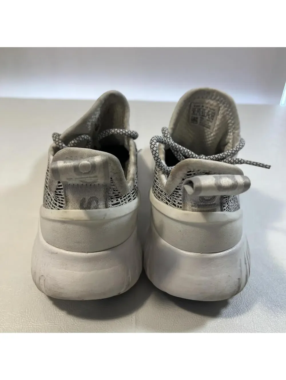adidas Kaptir Men’s Size 8 Running Shoes Gray/Metallic Silver EE9514